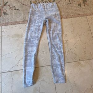 Lululemon Wunder Under camo leggings